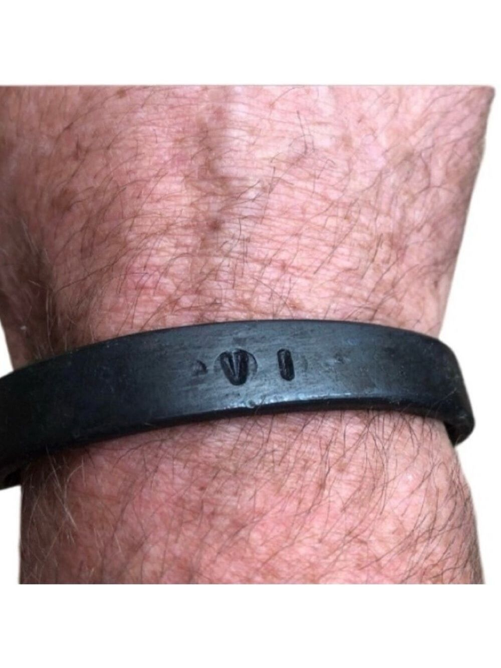 Men's  Hand-Forged Iron Cuff Bracelet – Size 8 | VI | 6-Year Anniversary Gift - Picture 9 of 9